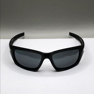 Oakley Valve 12-837 Sunglasses Sleek Black Polarized Wrap